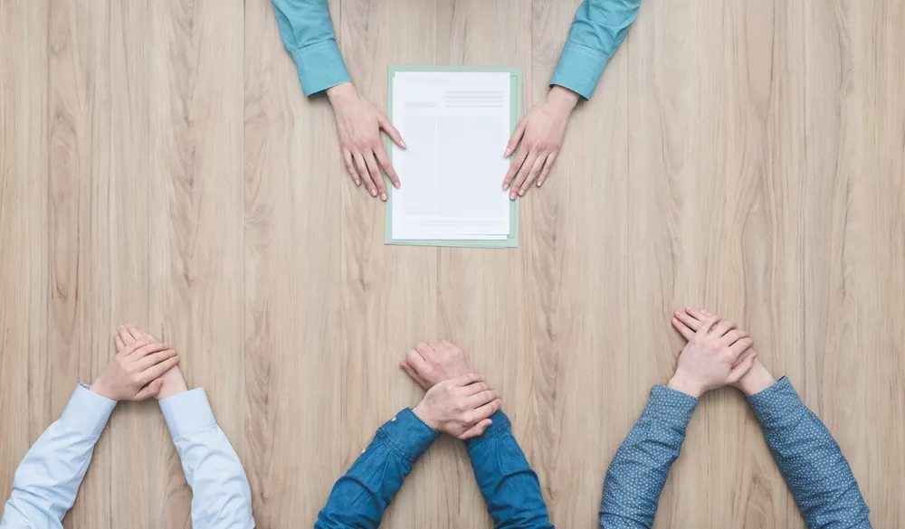 How to Prepare for a Job Fair: Resume, Pitch & Etiquette Tips